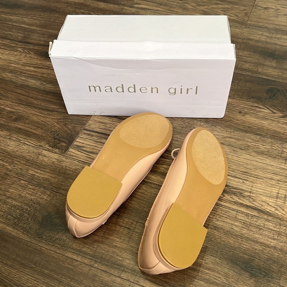 NIB Madden Girl Nude Patent Flats - Picture 9 of 10